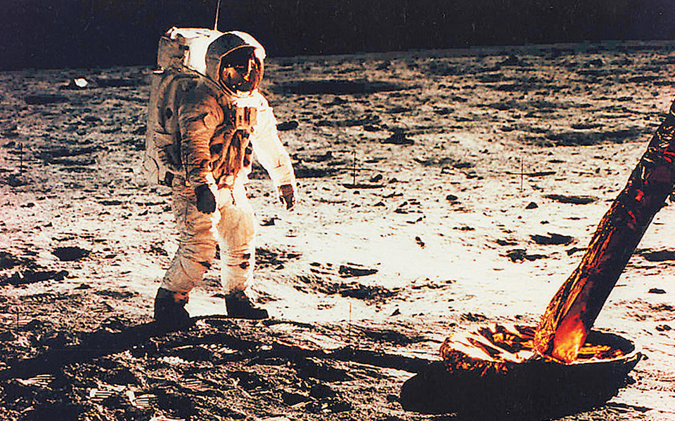 η-σελήνη-σε-ρόλο-μοντέλου-2320684