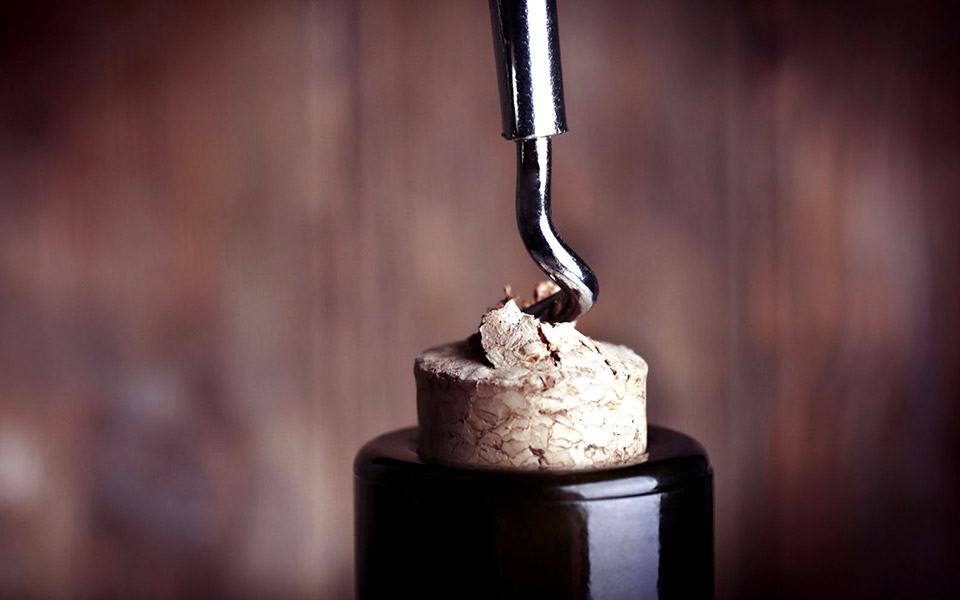 πώς-διατηρούμε-τα-ανοιγμένα-κρασιά-2324136