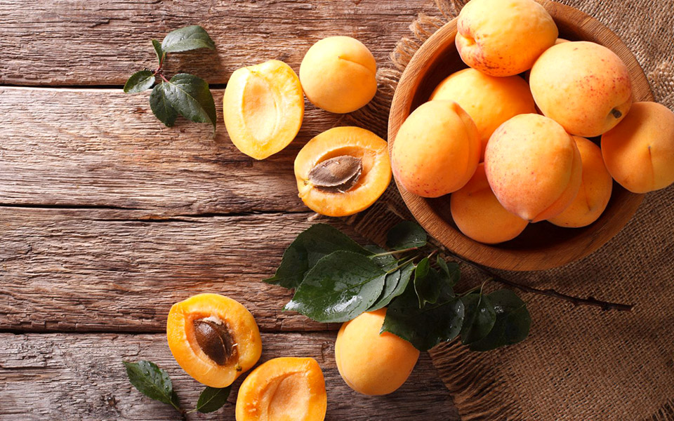 και-μάγουλο-βερίκοκο-2322070