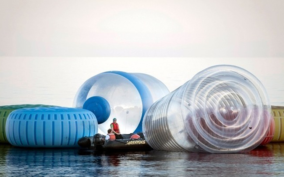 wwf-πέντε-γραμμάρια-πλαστικό-καταπίνει-2321859