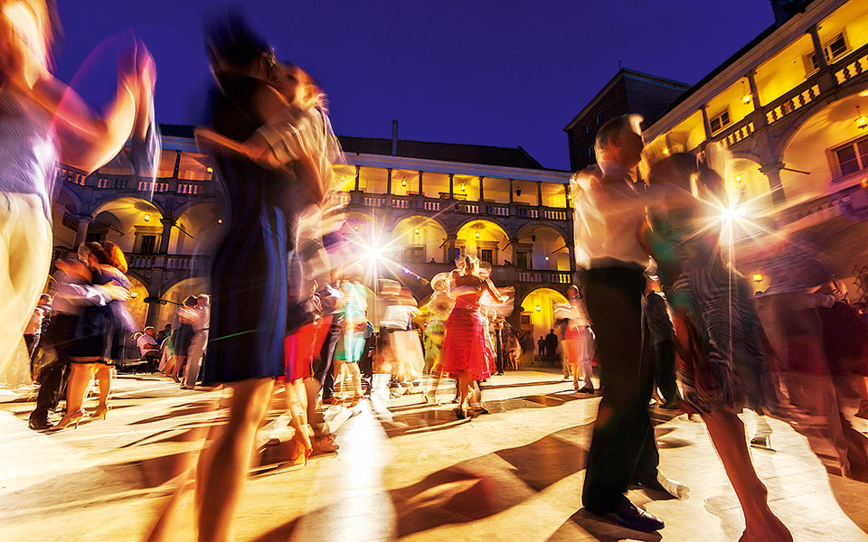 dont-cry-for-me-argentina-2321196