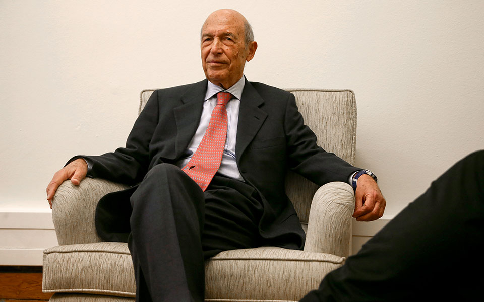 αρθρο-του-κώστα-σημίτη-το-διεθνές-δίκα-2323550