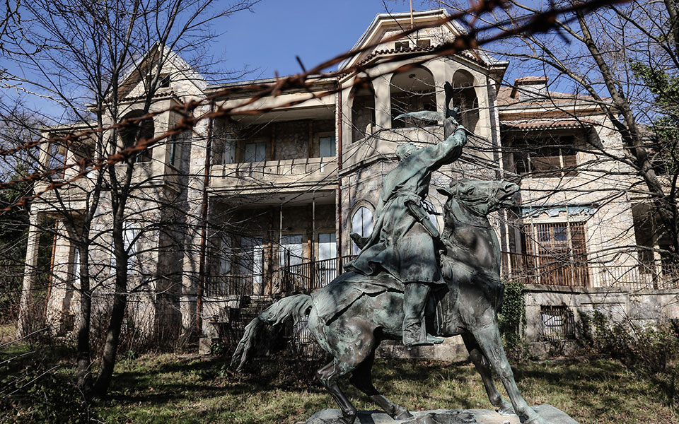 αυτοψία-στο-πρώην-βασιλικό-κτήμα-τατο-2330264