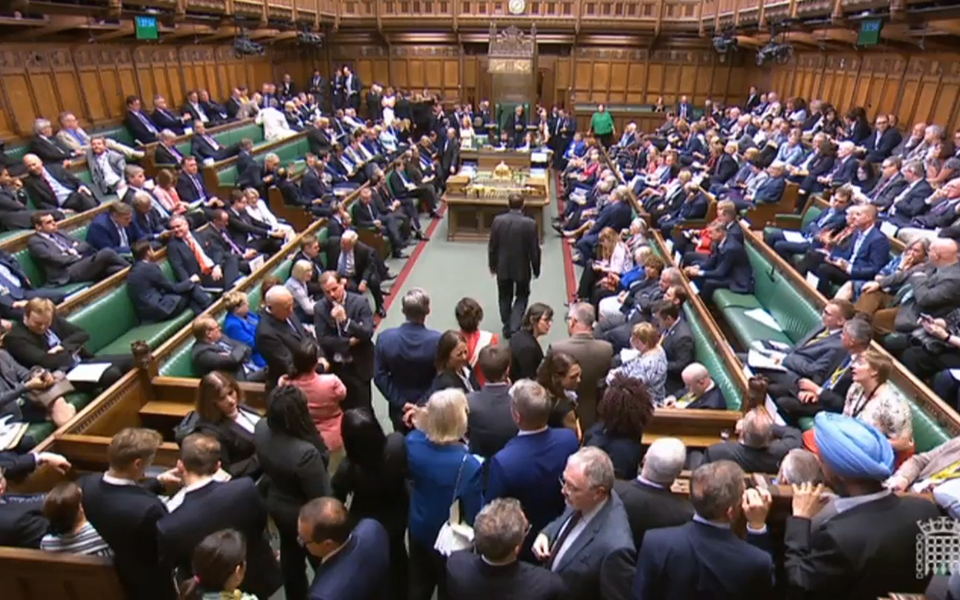 μια-καπνιστή-ρέγγα-η-νέα-γκάφα-του-μπόρ-2328846