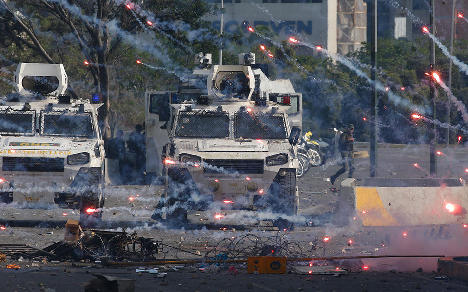 εισβολή-αμερικανών-πεζοναυτών-φοβάτ-2330258