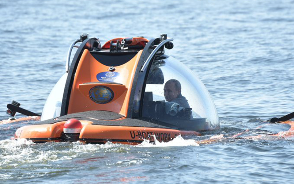 σε-βαθυσκάφος-ο-πούτιν-για-να-δει-από-κο-2330221