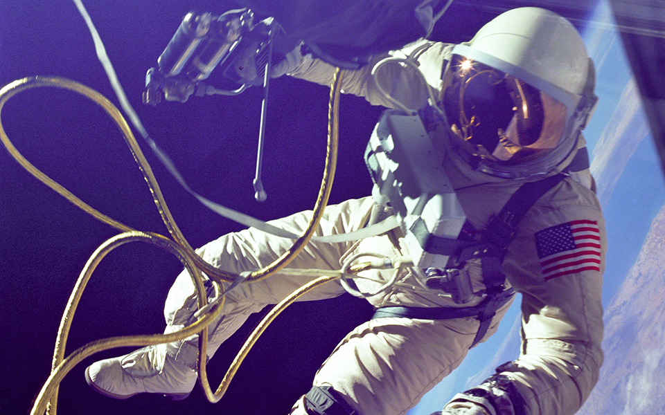 πόλεμος-στη-γη-ειρήνη-στο-διάστημα-2329022