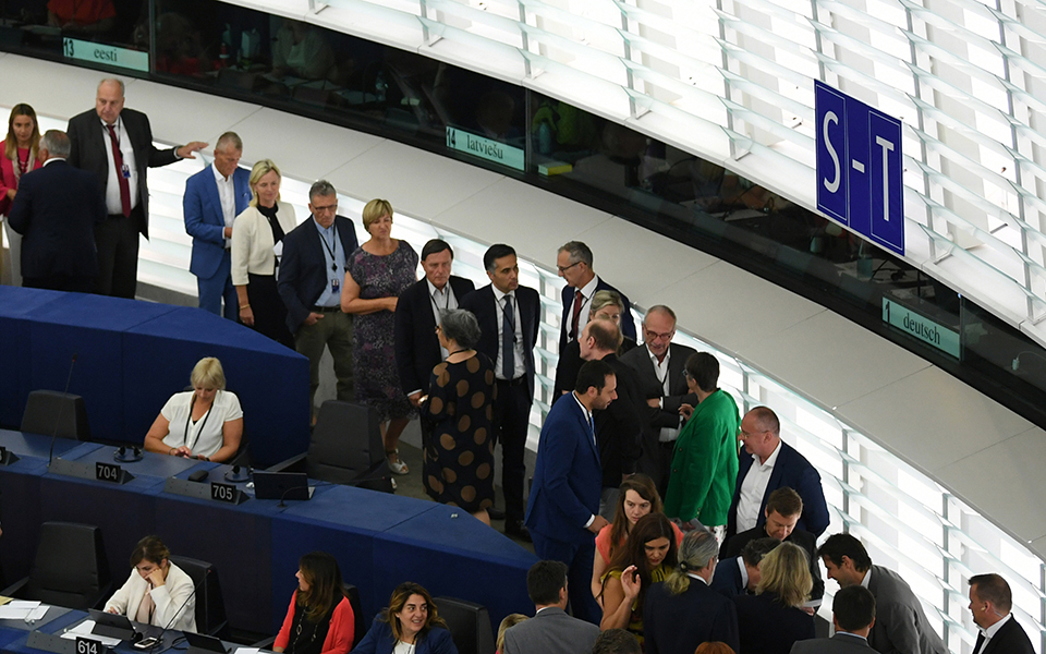 dw-πρώτη-μέρα-στα-θρανία-της-ευρωβουλή-2326036