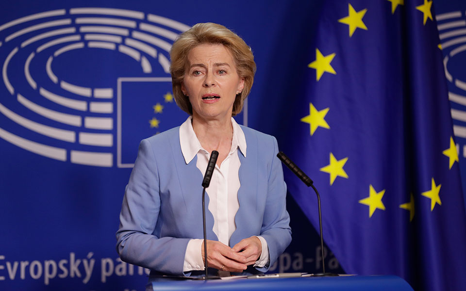 η-μεγάλη-τρίτη-της-γερμανίδας-φον-ντερ-2328117