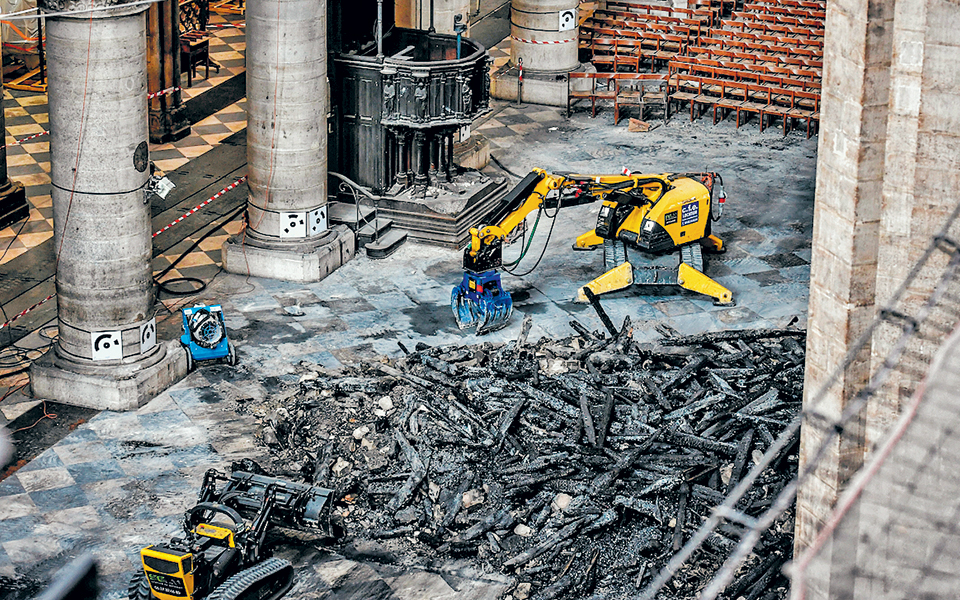 ετσι-σώθηκε-η-νοτρ-νταμ-από-την-καταστρ-2328737