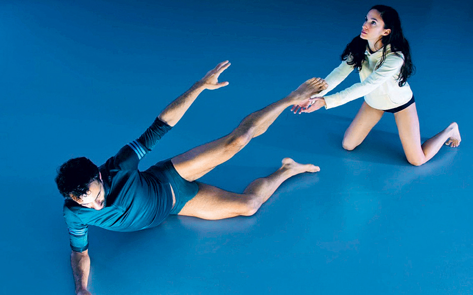 χορεύοντας-τον-χρόνο-τη-μνήμη-τη-ζωή-2328921