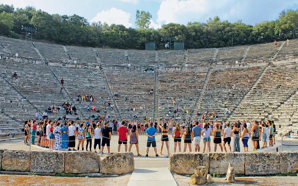 η-οικογένεια-του-λυκείου-επιδαύρου-2330149