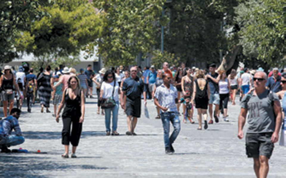 μια-μέρα-στην-περιοχή-γύρω-από-την-ακρό-2325749
