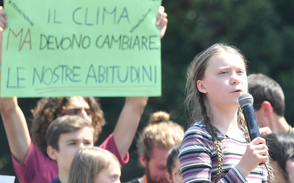 η-16χρονη-γκρέτα-και-η-γύμνια-του-πλανήτ-2330169
