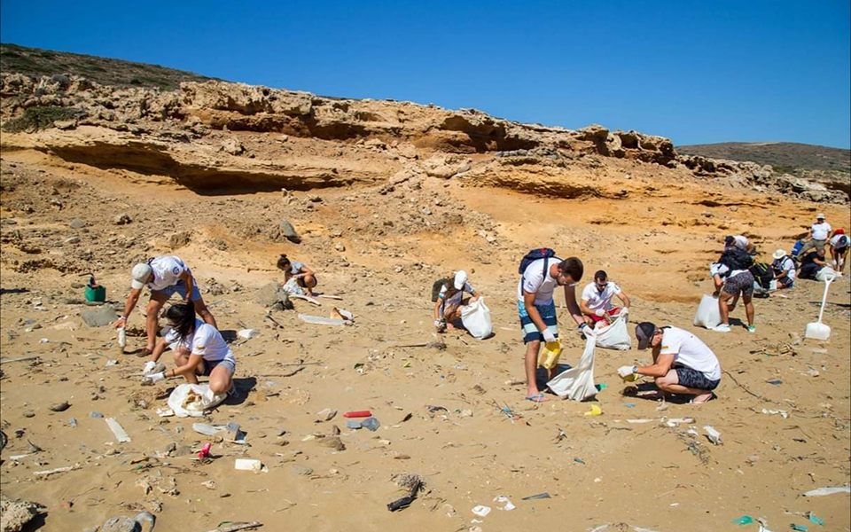 οι-ιστιοπλόοι-στέλνουν-το-μήνυμα-να-σ-2329727