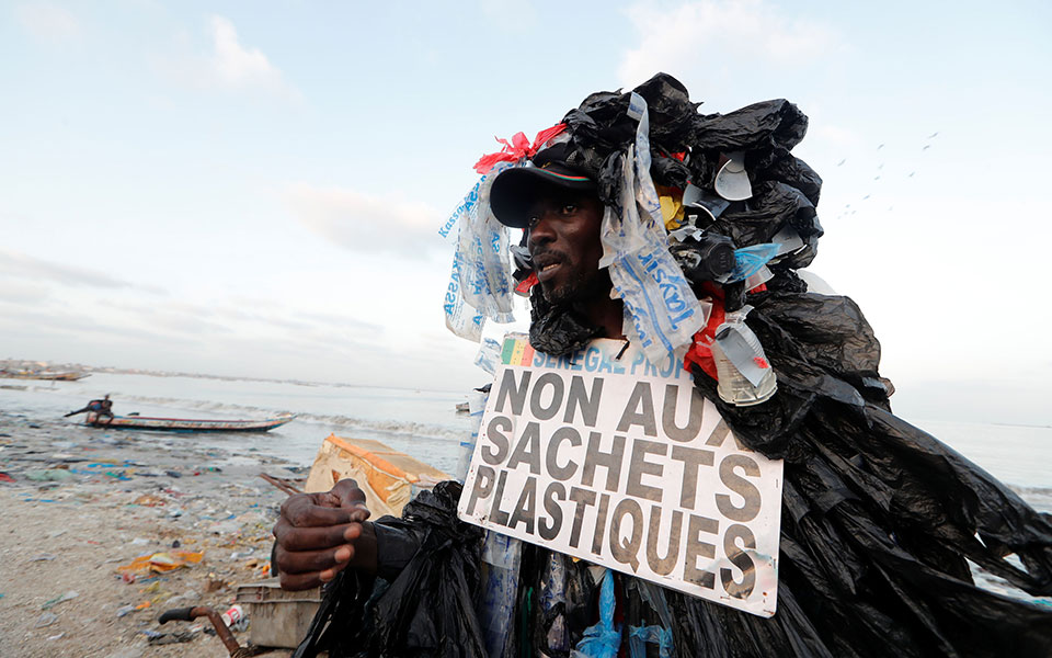 αθικτος-παράδεισος-γεμάτος-πλαστι-2330714