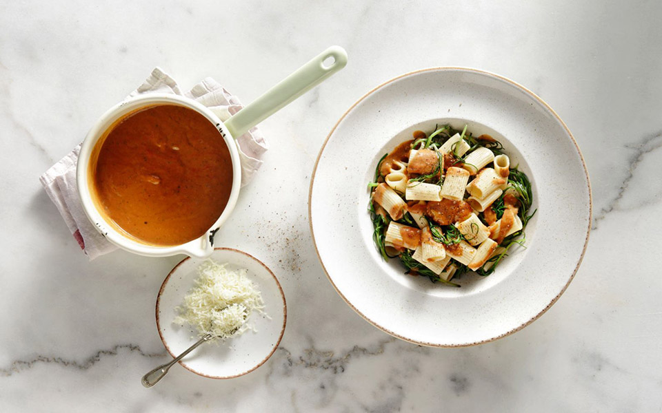 ριγκατόνι-με-αλμύρα-και-σάλτσα-πιπερι-2330562