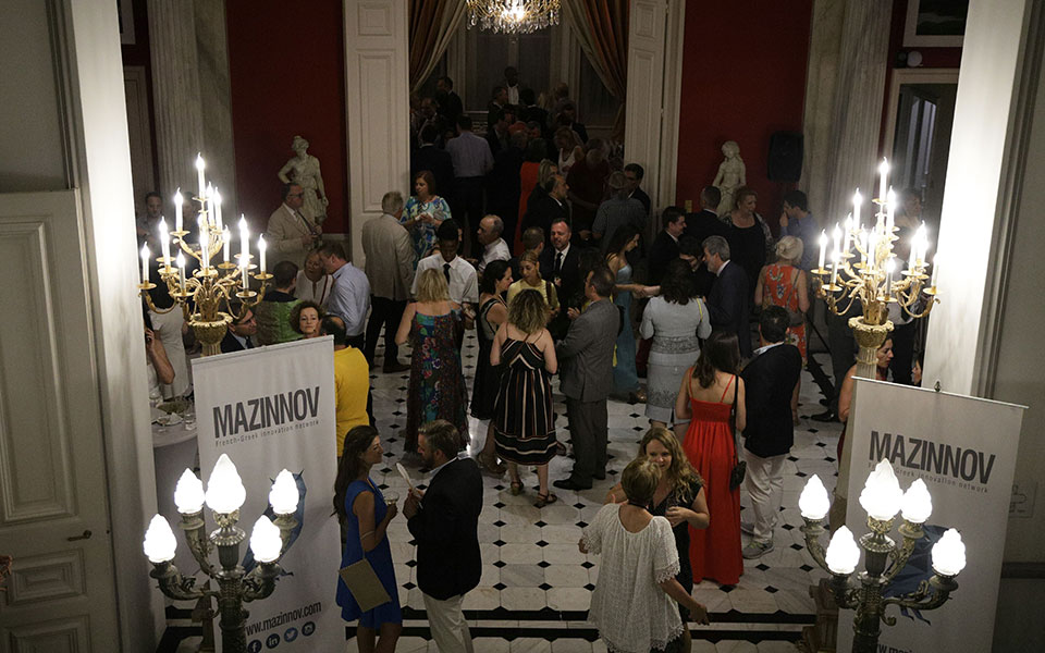 ο-συγκινητικός-αποχαιρετισμός-του-γά-2326464