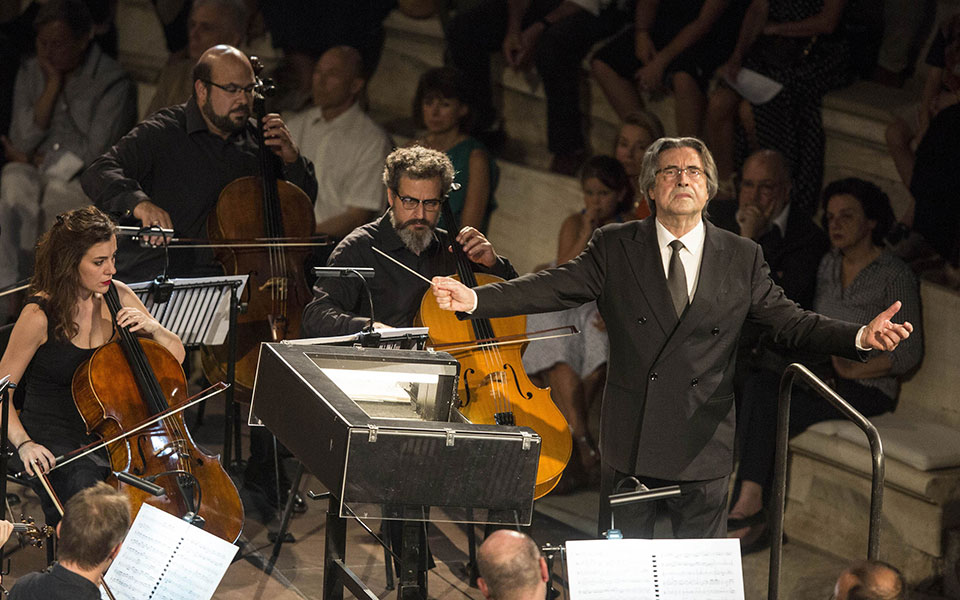 ενάτη-του-μπετόβεν-με-συμβολική-αξί-2330080