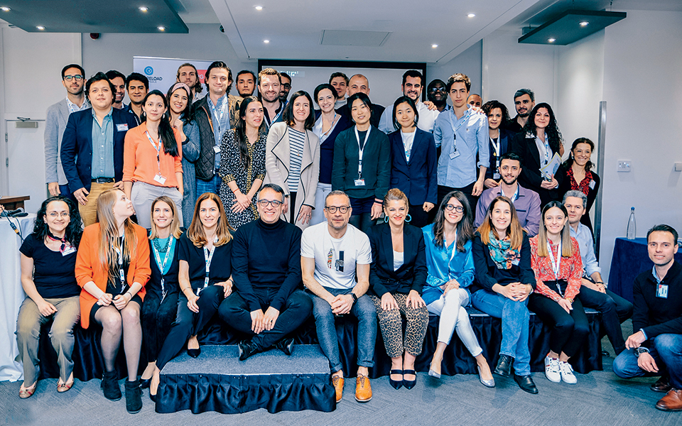 reload-greece-ένας-πολλαπλασιαστής-επαφών-και-δυ-2329743