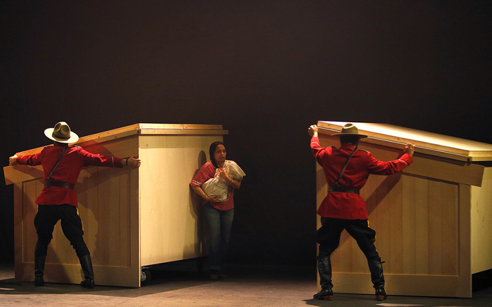 υποδειγματικό-πολιτικό-θέατρο-για-το-2329028