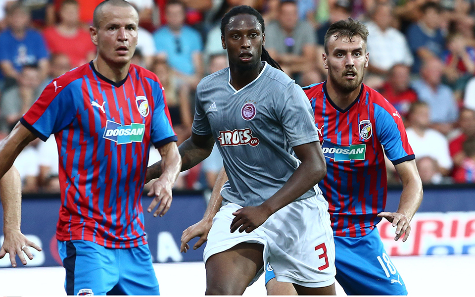 champions-league-λευκή-ισοπαλία-στο-πλζεν-για-τον-ολ-2329571