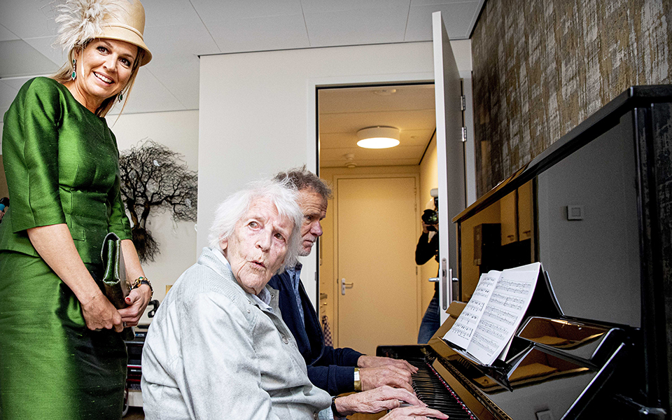 φίλοι-και-κοινωνικές-επαφές-ασπίδα-κα-2331625