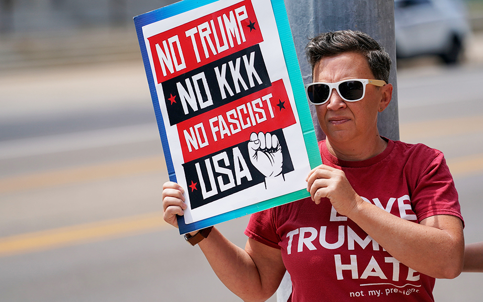 ατολμα-μέτρα-από-τον-τραμπ-για-οπλοκατ-2331914