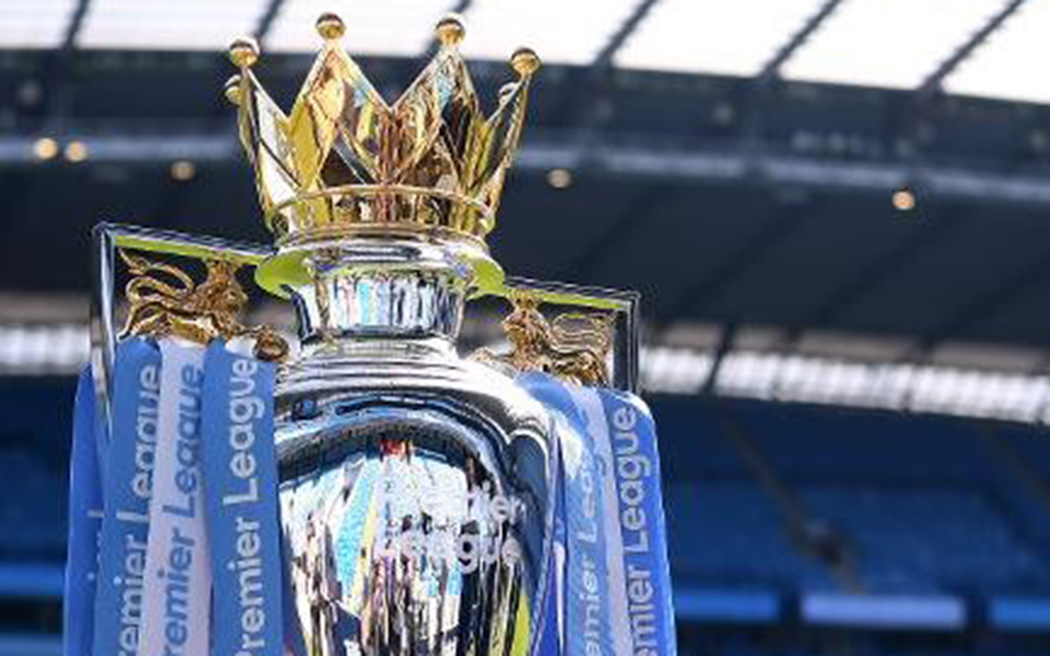 η-βασίλισσα-αγγλία-ξανά-στη-σέντρα-2332310