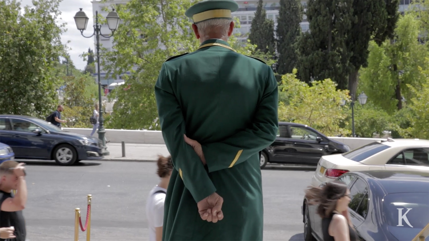 ο-θυρωρός-35-χρόνια-στην-πόρτα-της-μεγά-2333500