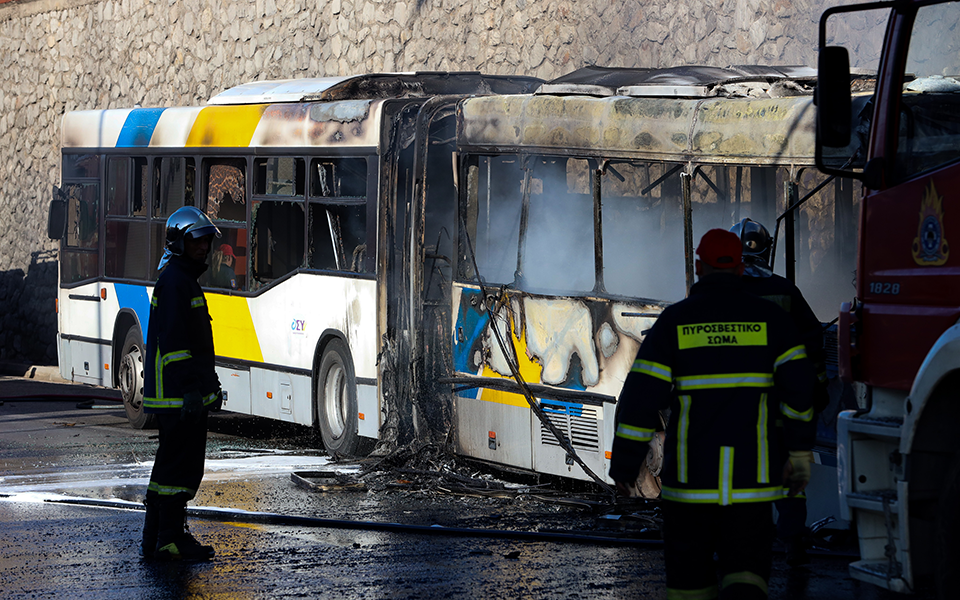 οασα-ανάφλεξη-σε-λεωφορείο-της-γραμμή-2335294