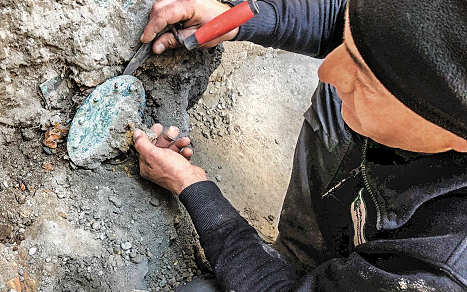 μικρές-βιογραφίες-στην-τέφρα-της-πομπ-2332793