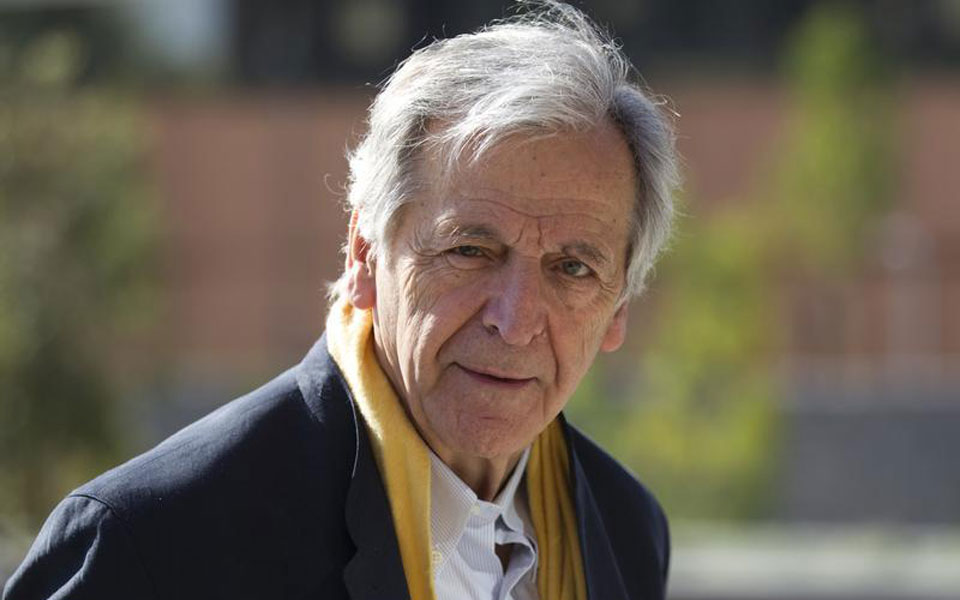 ενήλικοι-στο-δωμάτιο-στη-δημοσιότη-2335141