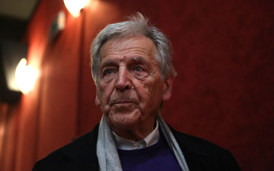 γαβράς-μέρος-του-ελληνικού-τύπου-με-πρ-2333017