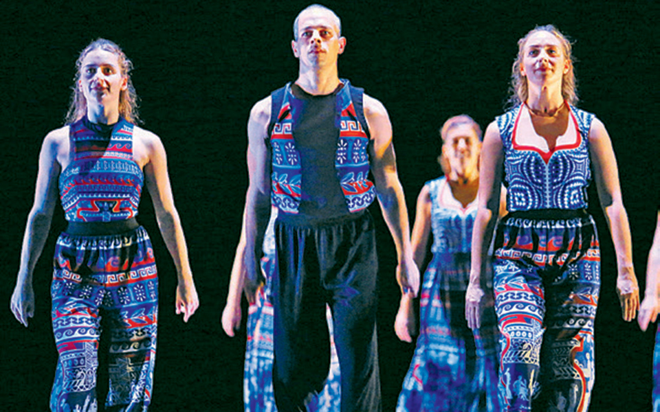 αρχαίο-θέατρο-επιδαύρου-κορυφαία-χορ-2334057