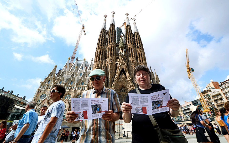 αλληλεγγύη-από-τους-τουρίστες-2331824