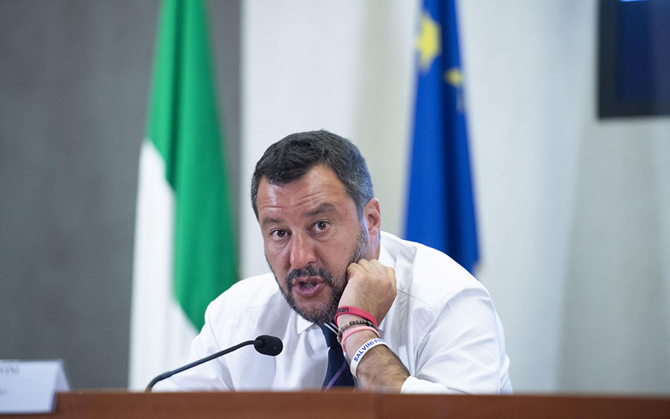 σαλβίνι-προς-ρίτσαρντ-γκιρ-να-πάρεις-τ-2332490