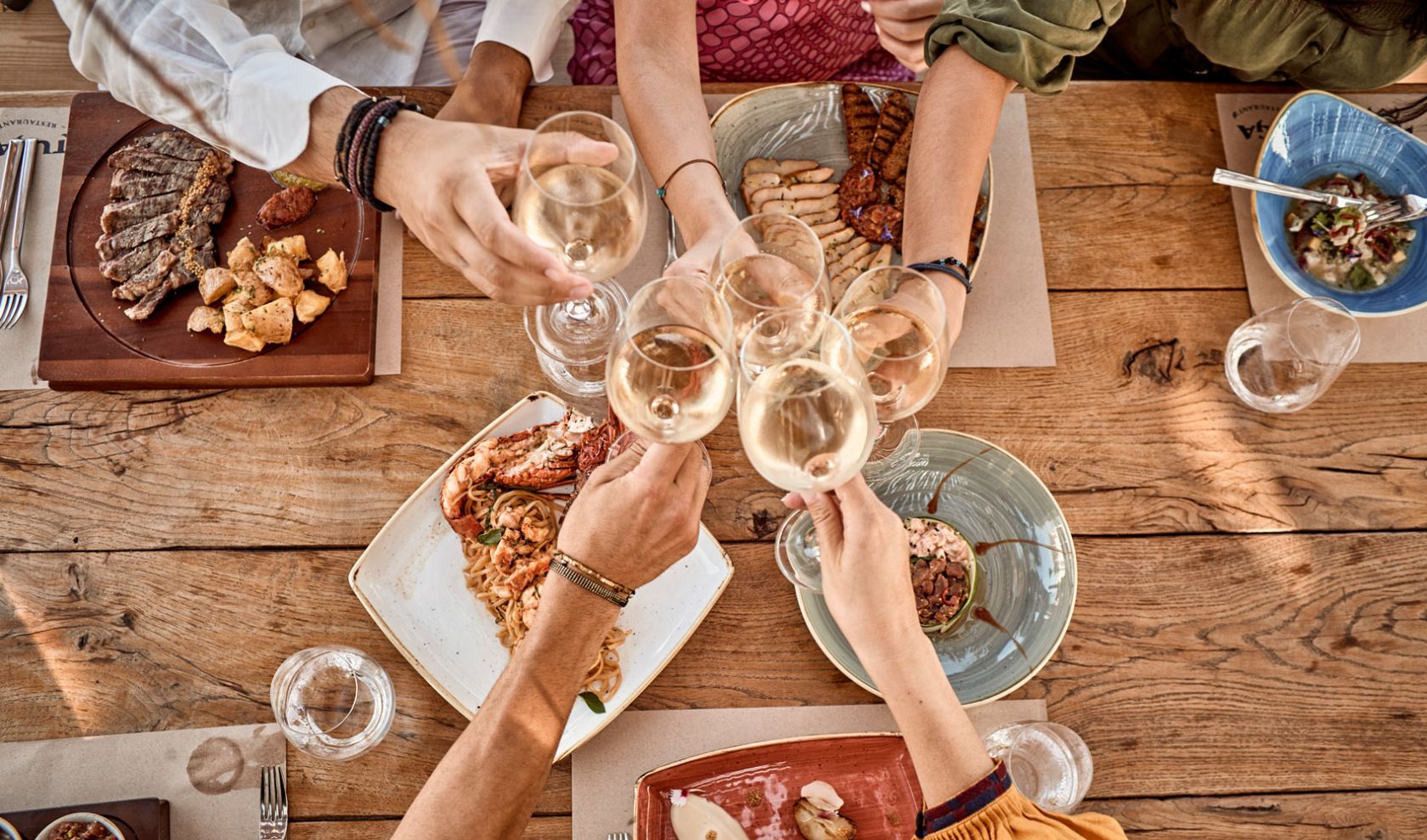 tortuga-με-βαριές-υπογραφές-από-βαρούλκο-και-2331001