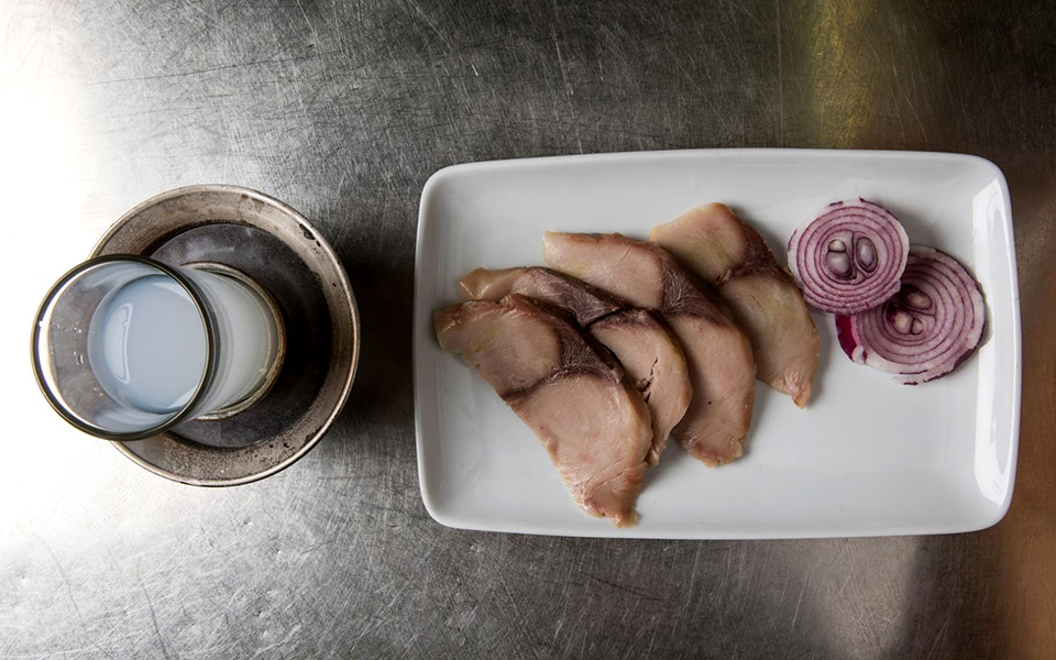 πολίτικn-λακέρδα-ο-απόλυτος-μεζές-2332774