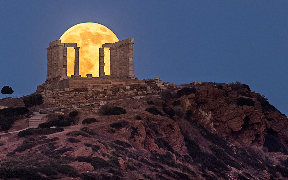 βόλτα-και-συναυλίες-κάτω-από-το-ολόγιο-2333053