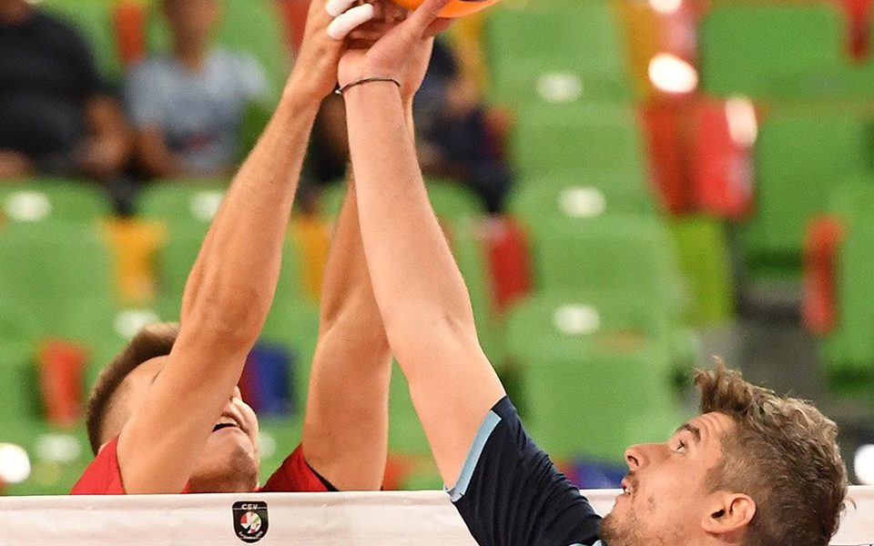 μ-γκιούρδας-να-κρατήσουμε-επαφή-με-το-2338933