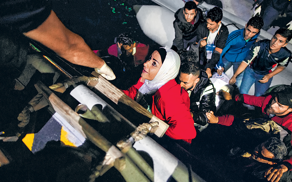 μεταφορά-10-000-αιτούντων-άσυλο-στην-ενδοχ-2339448