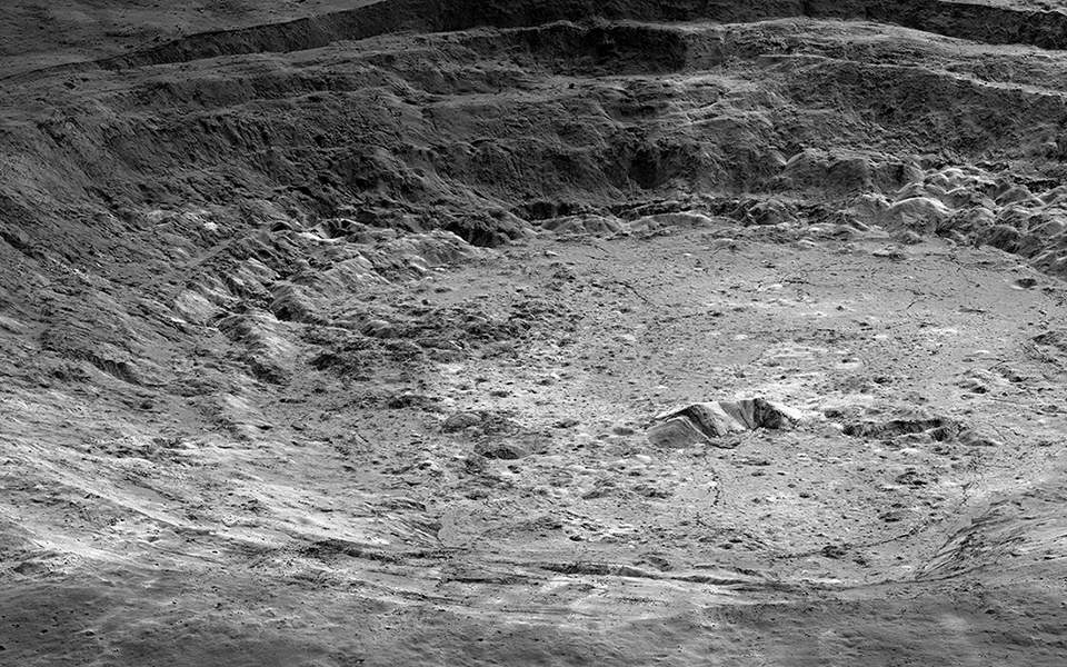 κινεζικό-ρόβερ-εντόπισε-παράξενο-γυα-2335751