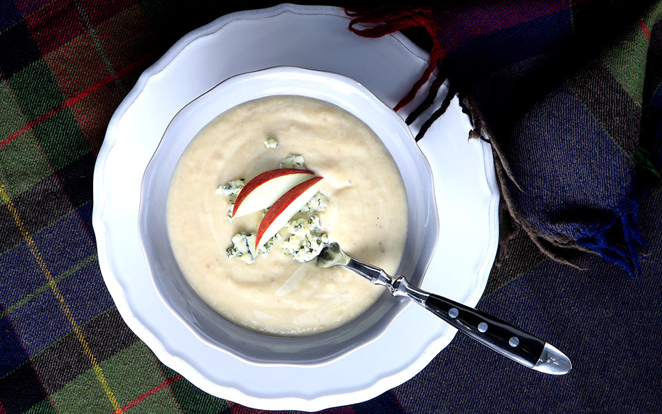 σούπα-με-ψητές-ρέβες-και-μήλο-2339330