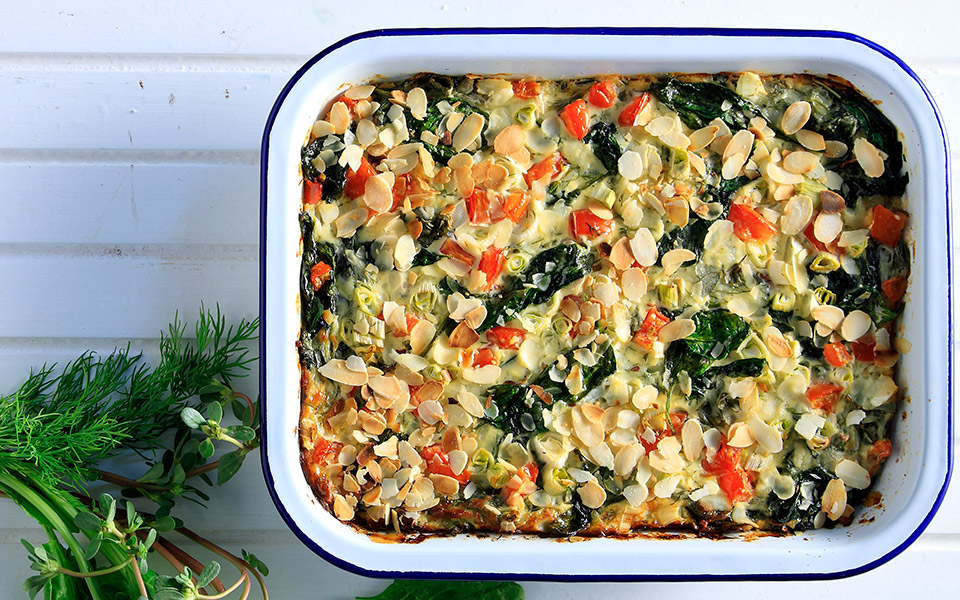 γιαουρτένια-χορτόπιτα-με-αμύγδαλα-χω-2339295