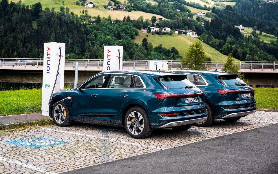 η-kosmocar-προβάλλει-την-ηλεκτροκίνηση-στην-84-2336422