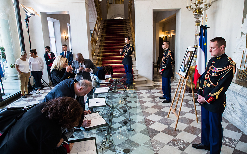 γαλλία-λαϊκό-προσκύνημα-για-τον-εκλιπ-2339889