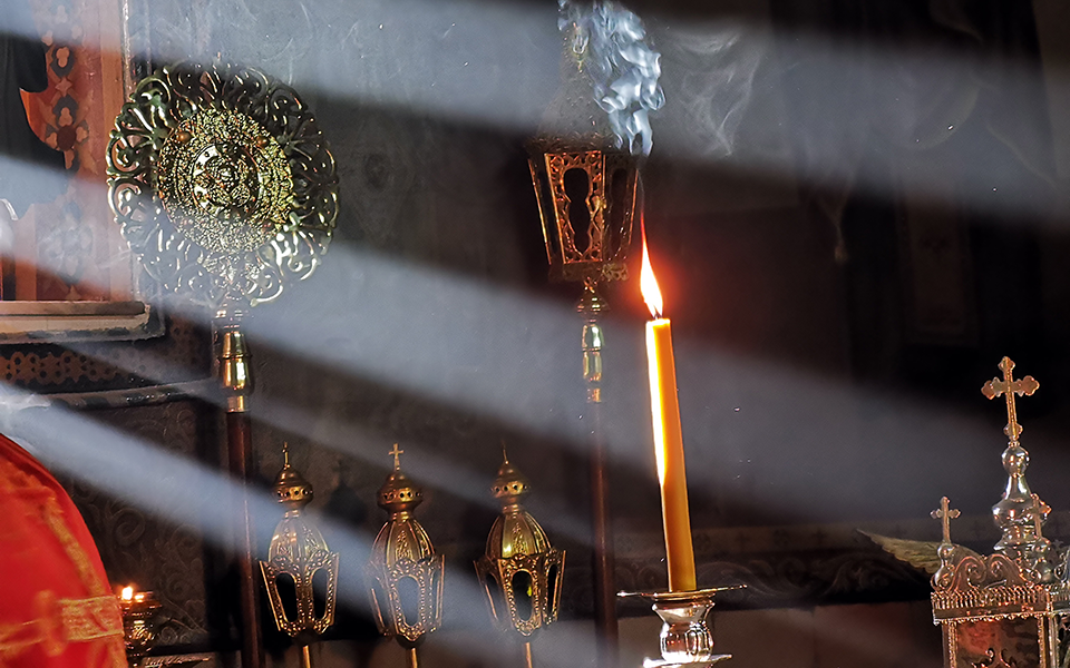 συγκίνηση-στον-πρώτο-εσπερινό-μετά-τη-2337459