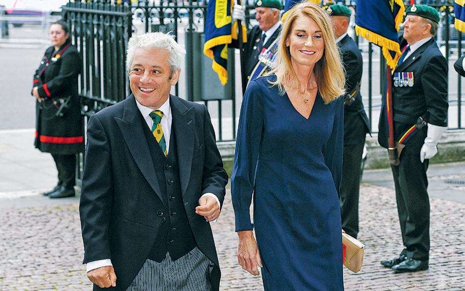 το-πασοκ-στην-πιατέλα-με-μήλο-και-καρότ-2336887