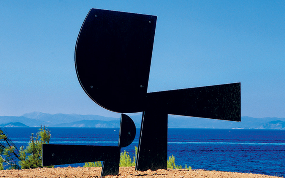 αποκαλύφθηκε-το-γλυπτό-του-γιάννη-μόρ-2339137